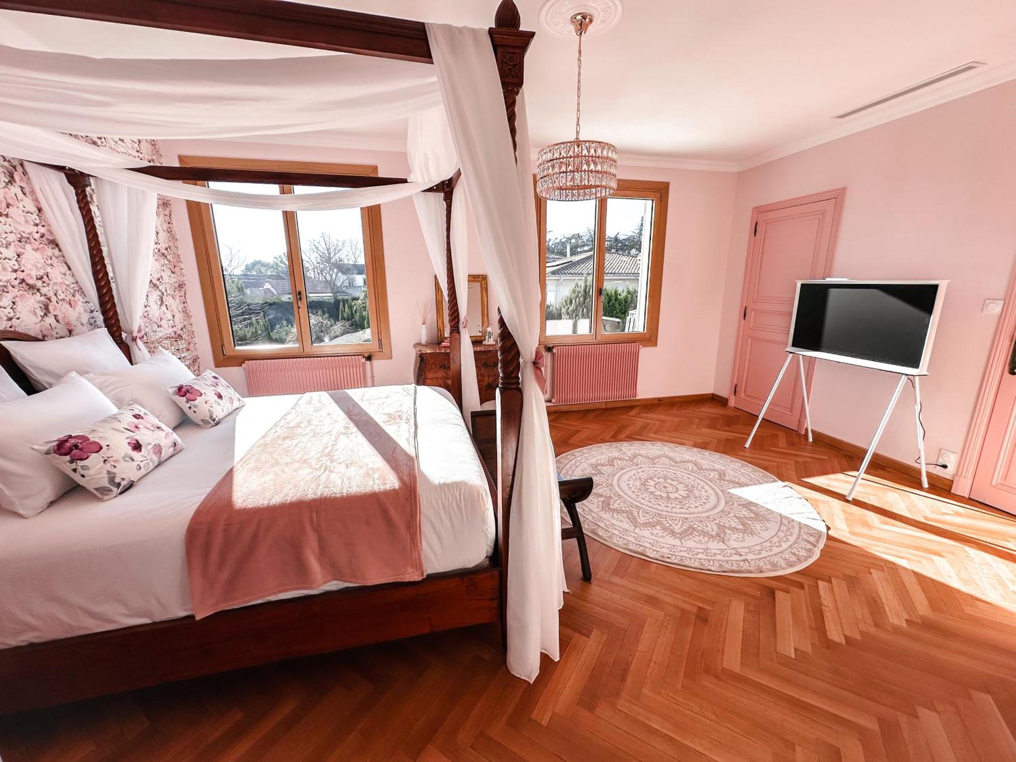 Lv House & Gardens Apartment