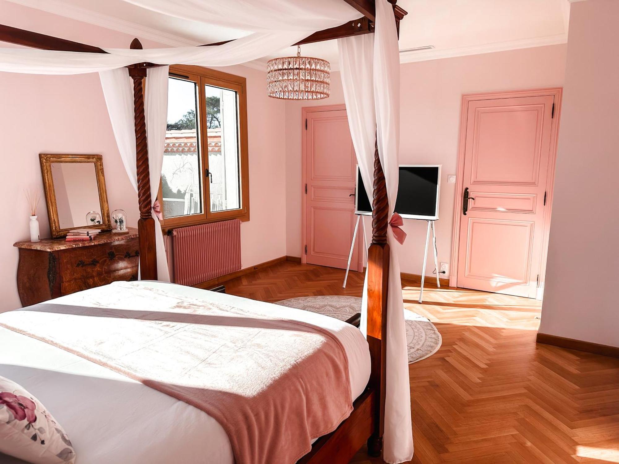Lv House & Gardens Apartment