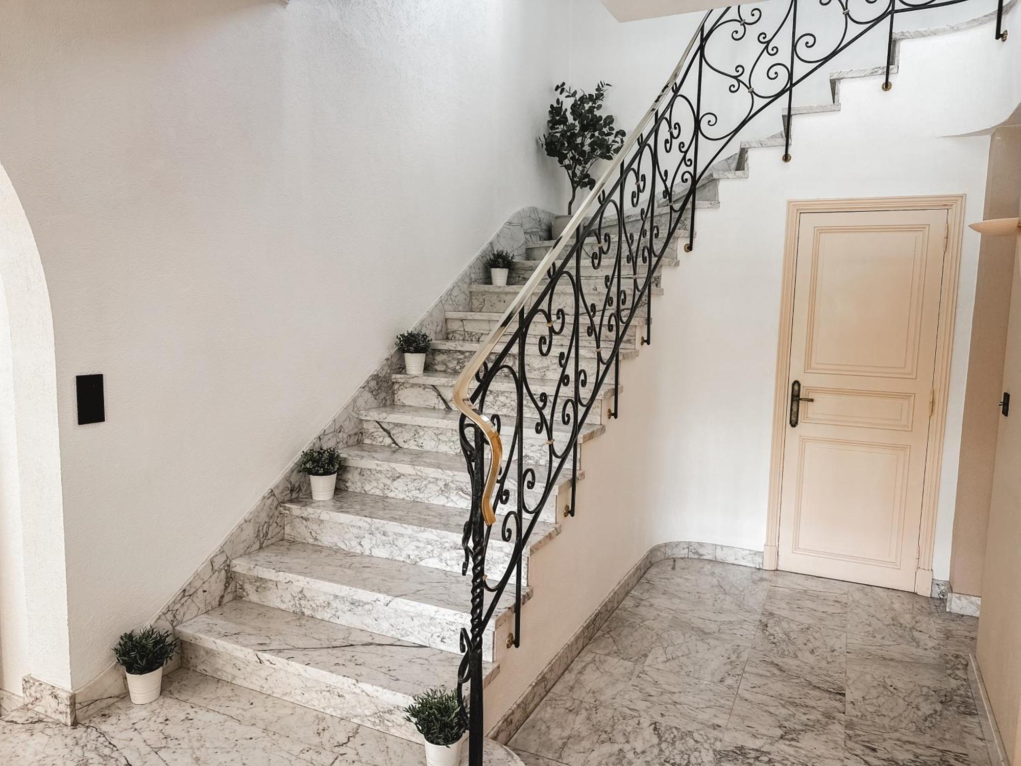 Lv House & Gardens Apartment