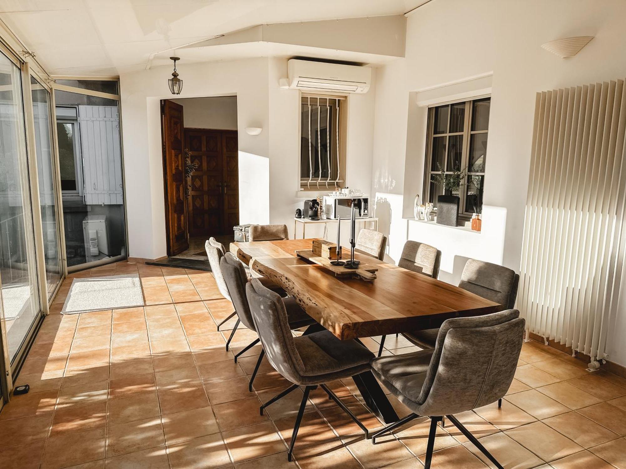 Lv House & Gardens Apartment *